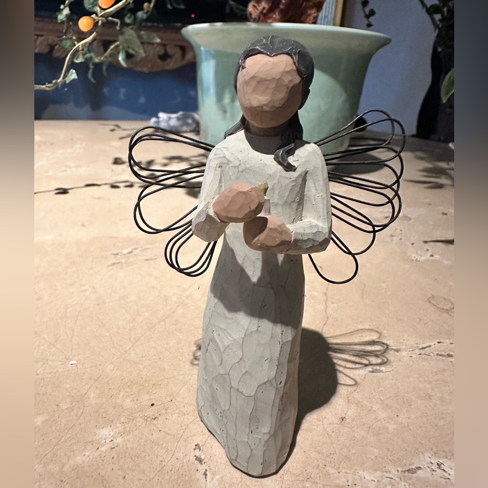 Willow Tree Angel figurine collectible